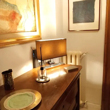 Anna Ampia Stanza Privata Milano